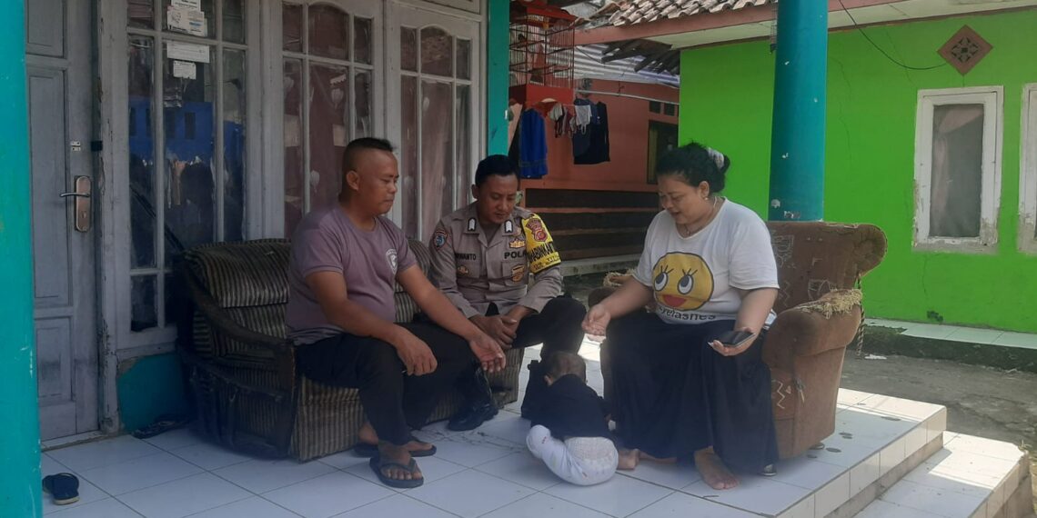 Dukung Percepatan Penurunan Stunting, Bhabinkamtibmas Sampaikan Himbauan Kepada Warga Desa Binaan