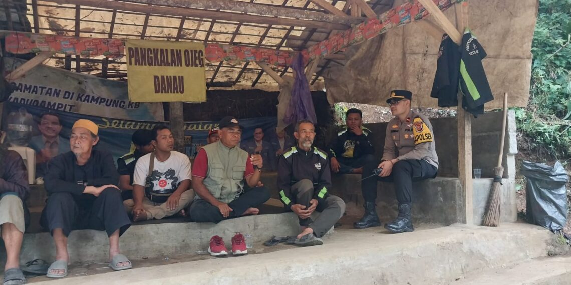 Personil Polsek Kadudampit Laksanakan Giat Patroli Tempat Wisata Situgunung