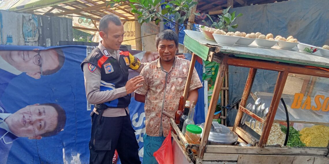 Bhabin Kamtimbas Polsek Lembursitu Laksanakan giat silaturahmi warga
