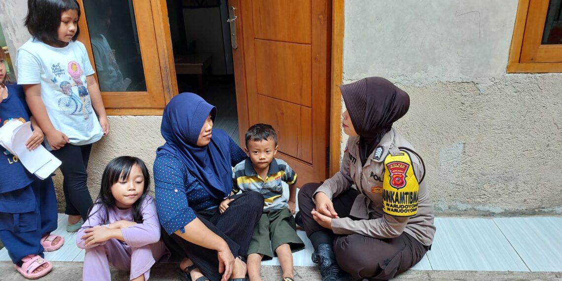Dukung Pencegahan Stunting, Bhabinkamtibmas Polsek Warudoyong Sambangi Warga Binaan