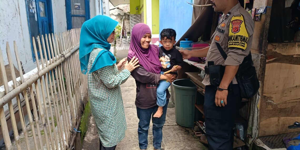 Upaya Pencegahan Stunting, Bhabinkamtibmas Polsek Warudoyong Sambangi Warga Binaan