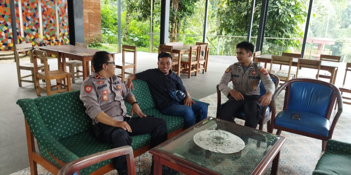 Patroli Mobile Rutin Polsek Kadudampit, Antisipasi Gangguan Kamtibmas di wilayah hukum Polsek Kadudampit