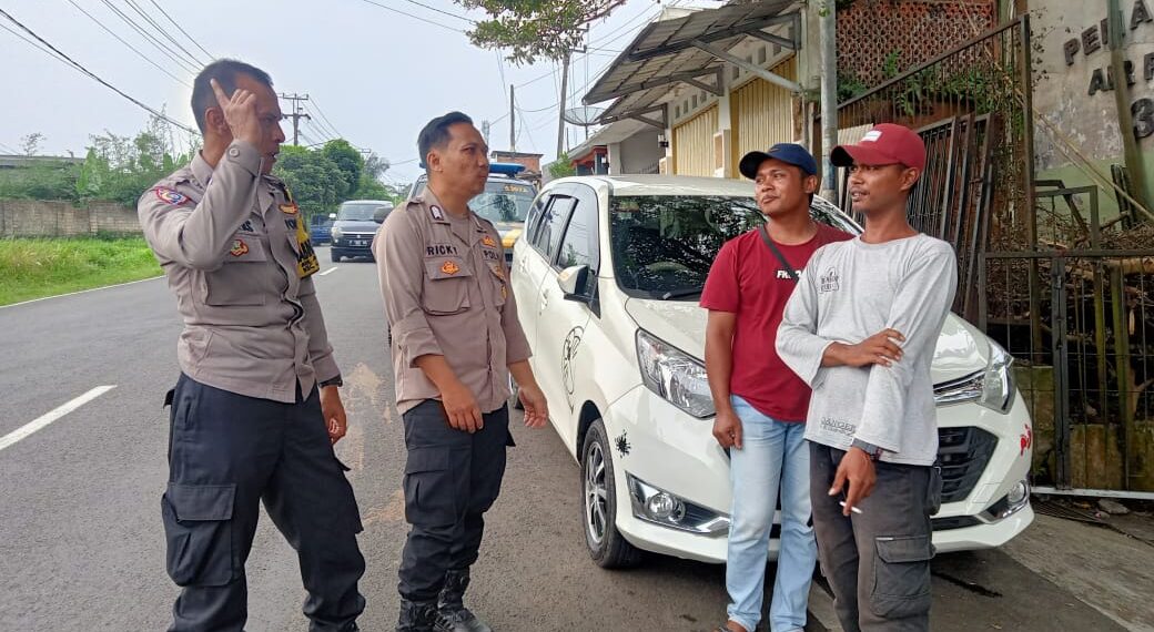 Personil Polsek Lembursitu melaksanakan Giat Silaturahmi kamtibmas warga dan tokoh pemuda