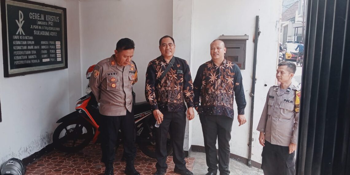 Polsek Citamiang Laksanakan Pengamanan Minggu Kasih dan Pengamanan Gereja