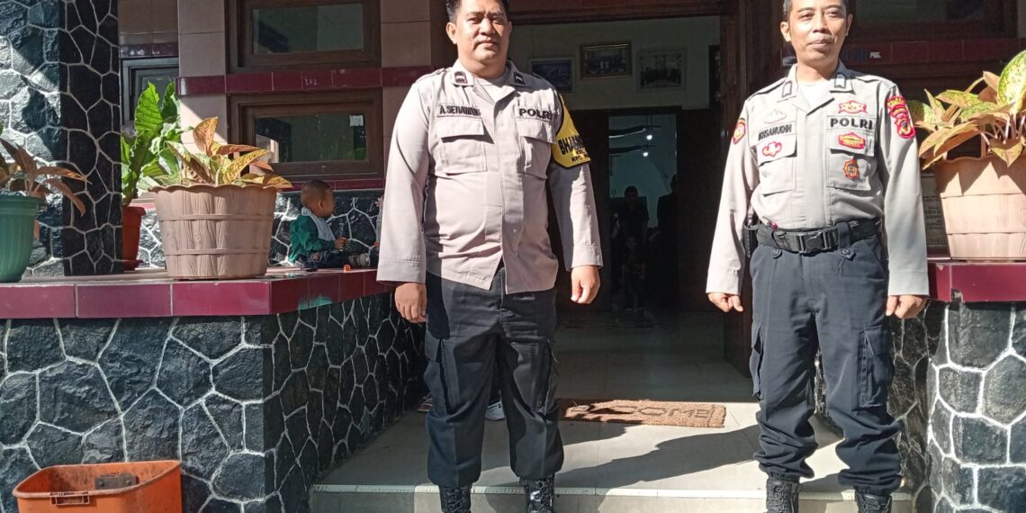 Pam Gereja, Sudah Menjadi Rutinitas Anggota Polsek Warudoyong