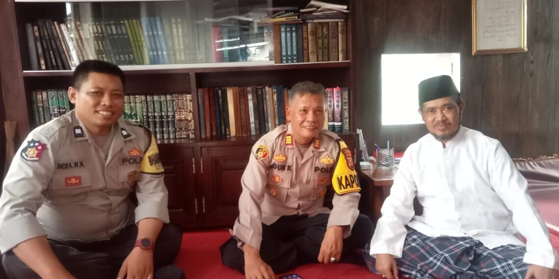 Jalin Silaturahmi, Kapolsek Sukaraja Laksanakan Kunjungan Dengan Ketua MUI