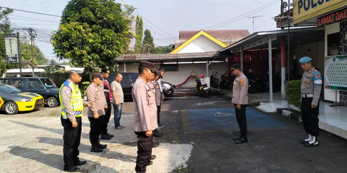 Apel Pagi Sebagai Media dalam Tingkatkan Kedisiplinan dan Kesiapsiagaan Polsek Baros