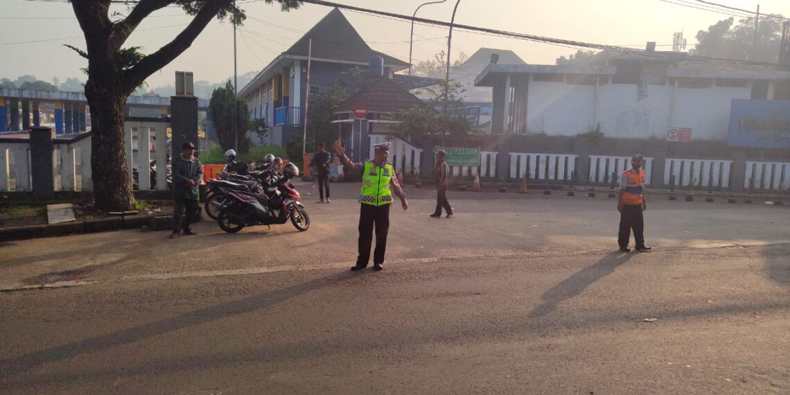 Wujudkan Kamtibcarlantas, Polsek Baros Laksanakan Gatur Pagi