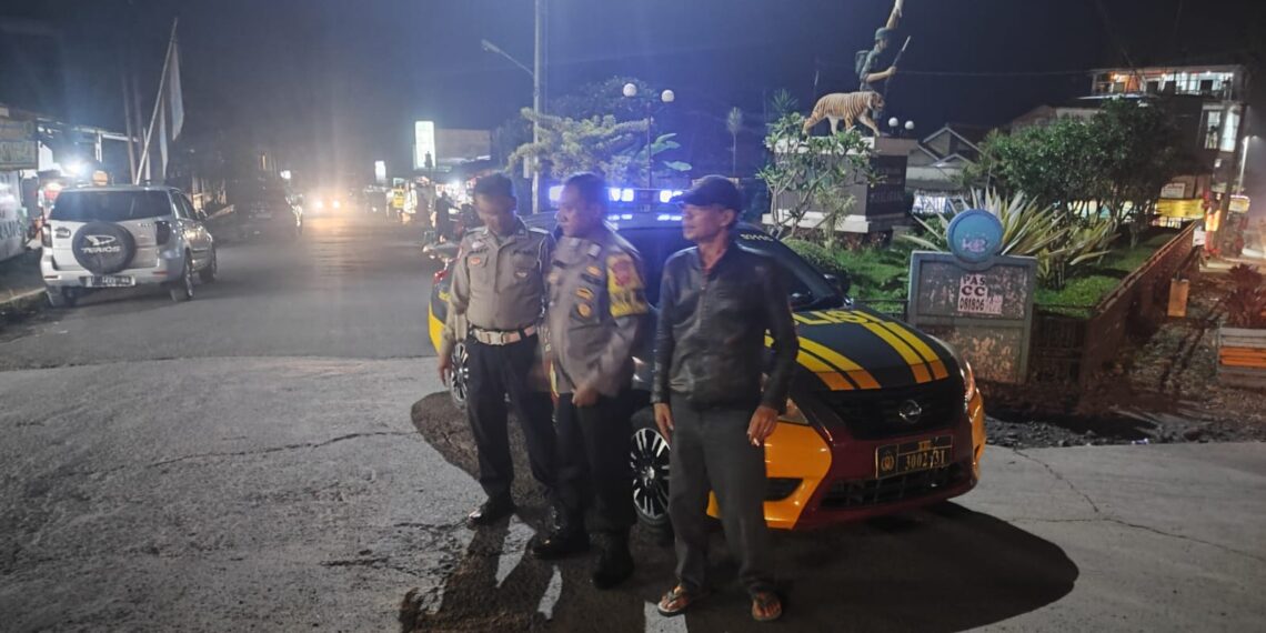 Patroli Dialogis Malam Hari Berikan Imbauan Kamtibmas Kepada Masyarakat