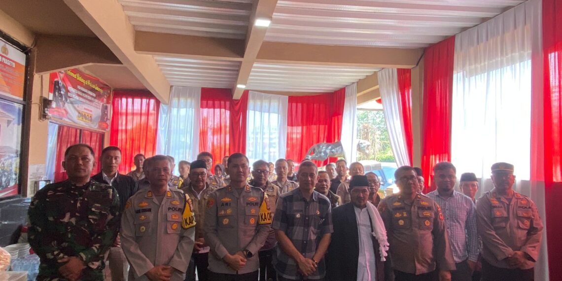 Kapolsek Sukaraja Terima Kunjungan Kerja Kapolres Sukabumi Kota