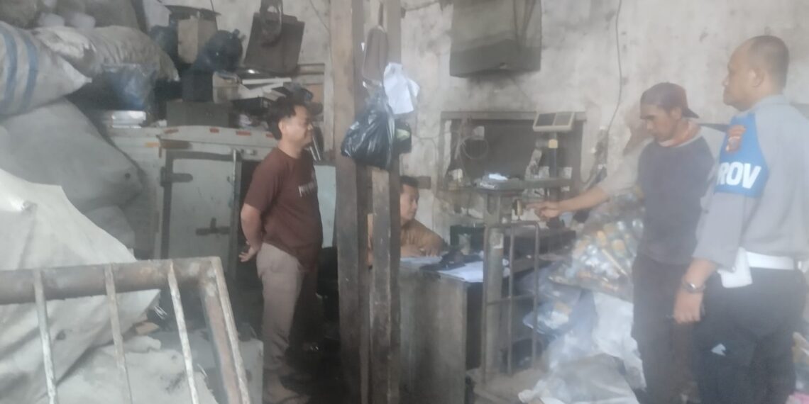 Guna menciptakan keamanan dan kondusif, Polsek Citamiang Patroli Dialogis dan Sambangi Warga