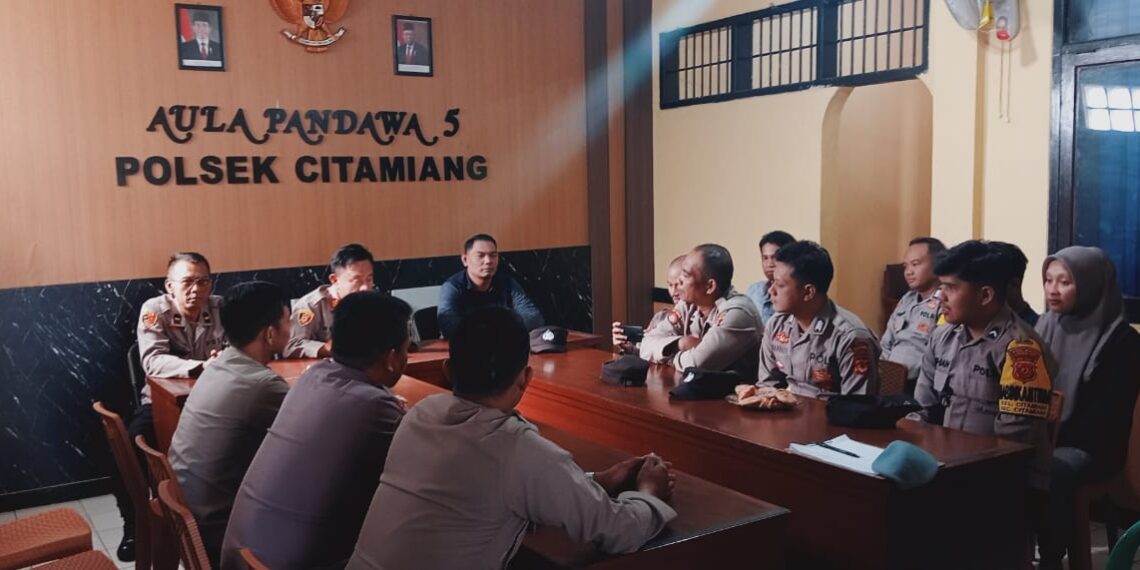 Kapolsek Citamiang Gelar Anev Mingguan
