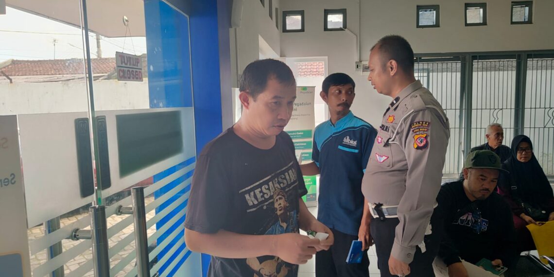 Polsek Baros Giatkan Patroli 5305 A Jamin Kenyamanan Nasabah Bank BRI Baros