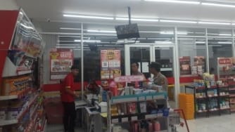 Patroli Dialogis dengan Karyawan Minimarket dan Berikan Himbauan Kamtibmas Antisipasi 3C