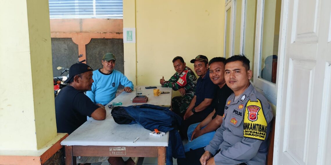 Sinergitas TNI – POLRI, Bhabinkamtibmas dan Babinsa Laksanakan Sambang ke Kantor Kelurahan