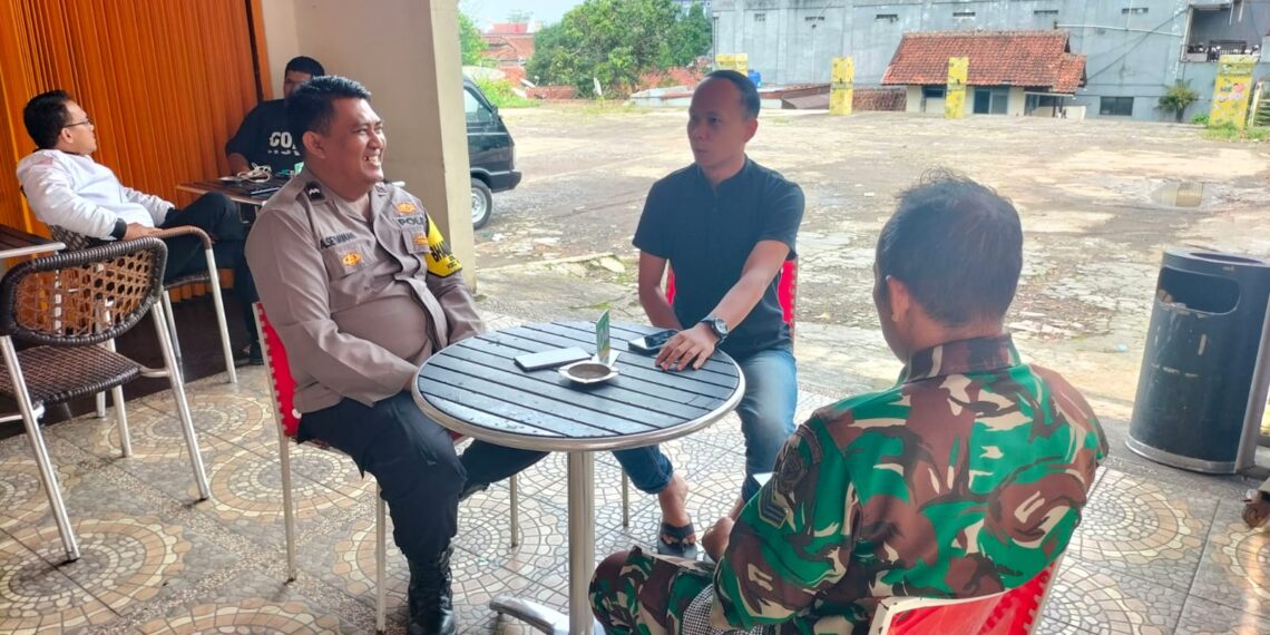 Sambangi Warga Polisi di Kota Sukabumi Sampaikan Imbauan Kamtibmas