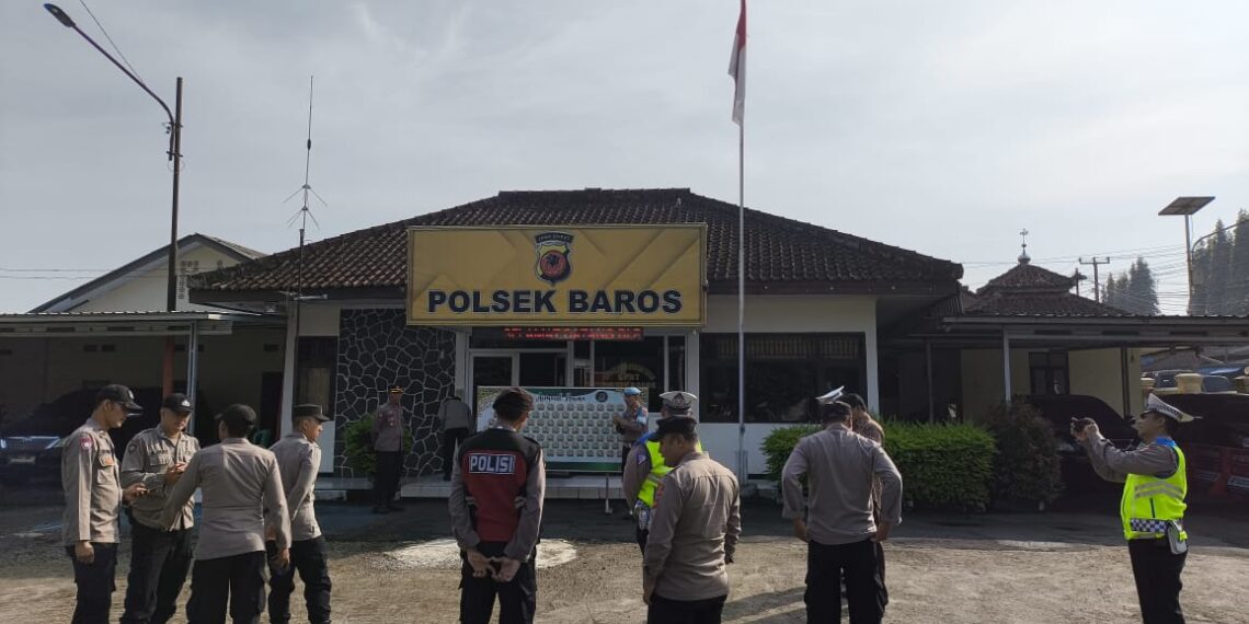 Wujud Nyata Kebersamaan dalam Mengemban Tugas, Polsek Baros Efektifkan Apel Pagi