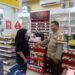 Polsek Sukalarang Patroli KRYD Sambangi Minimarket dan Mesin ATM serta Dialogis dengan Karyawan