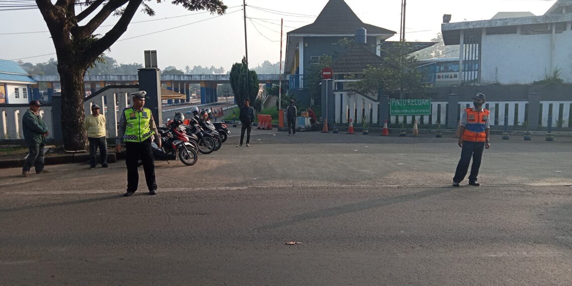 Wujudkan Tertib Berlalulintas, Polsek Baros Giatkan Pelayanan Pagi