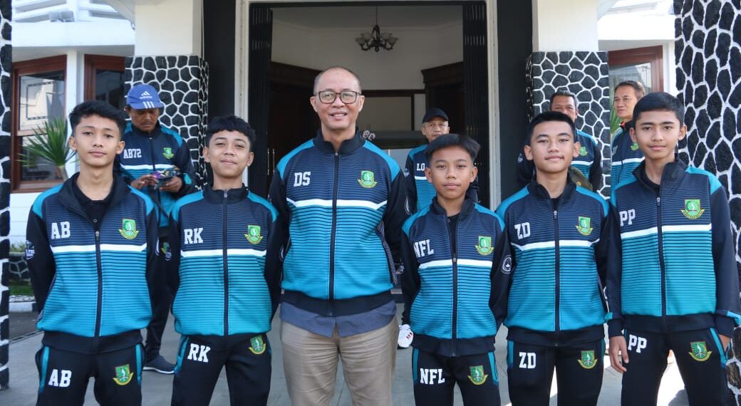 Sekda Kota Sukabumi Lepas Atlit Kejurda U-14 Piala PSSI Jabar