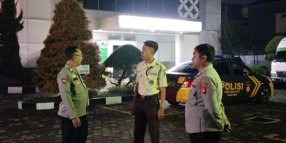 Unit Samapta Polsek Cikole Laksanakan Dialogis Dengan Satpam