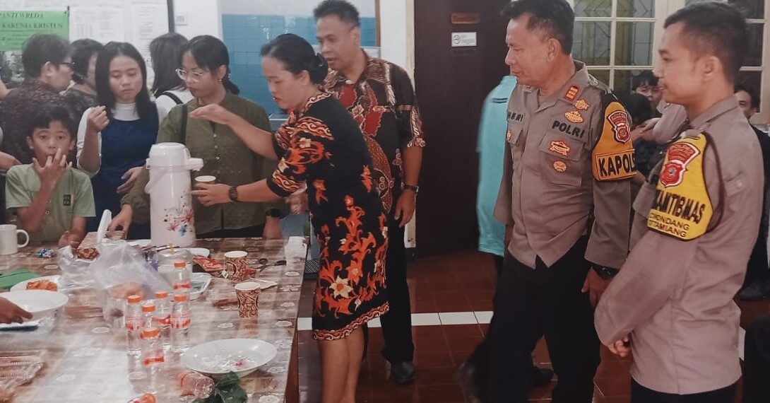 Polsek Citamiang Laksanakan Pengamanan Minggu Kasih dan Pengamanan Gereja