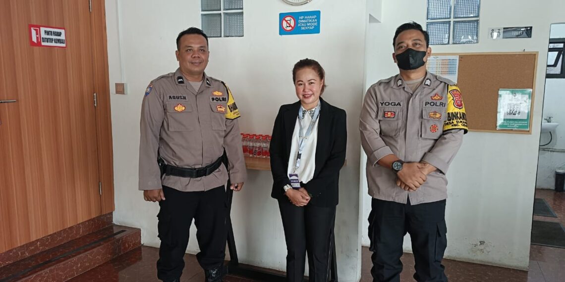 Minggu Kasih, Polsek Cisaat  Berikan Pengamanan Ibadah Kebaktian Minggu Gereja GBI MNCC Sukabui