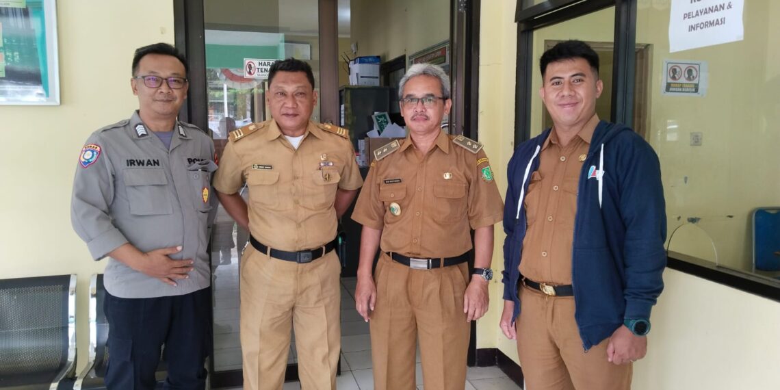 Bhabinkamtibmas Polsek Cikole Laksanakan Giat Sinergitas Dengan Lurah