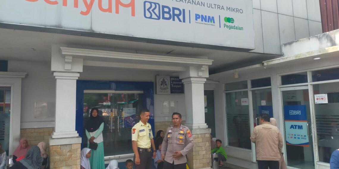 Polsek Baros Efektifkan Patroli Bank BRI unit baros antisipasi pencurian terhadap Nasabah