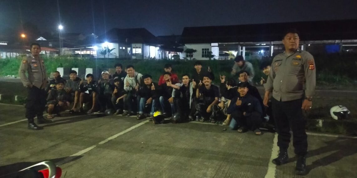 Polsek Baros efektifkan Himbauan Humanis kamtibmas anak-anak nongkrong antisipasi kerawanan malam