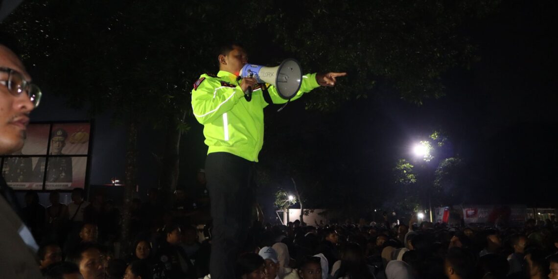 Polres Sukabumi Kota Sukses Amankan Konser Musik Iwan Fals, Puluhan Ribu Fans OI Padati Setukpa