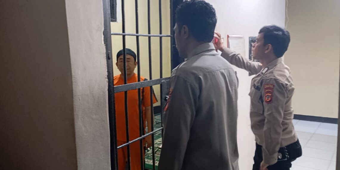 Pastikan Aman Terkendali, KSPK Polsek Sukalarang Cek dan Kontrol Tahanan