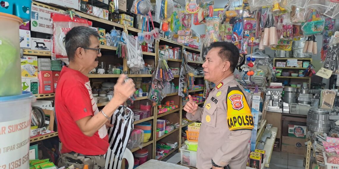 Guna Ciptakan Keamanan dan Kondusif, Kapolsek Citamiang Patroli Dialogis dan Sambangi Warga