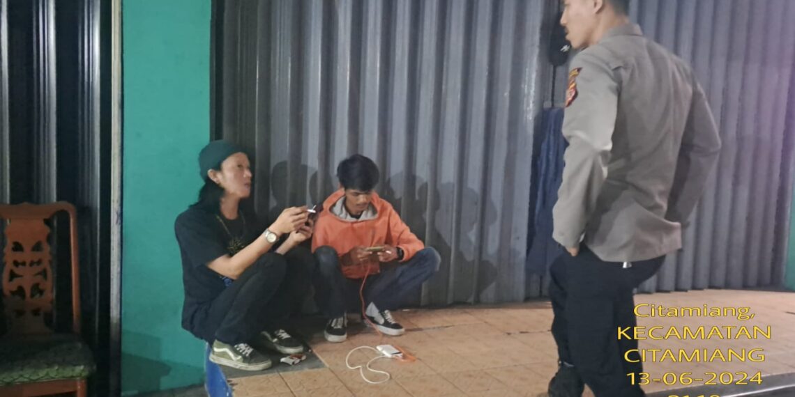 Antisipasi Terjadinya Gangguan Kamtibmas Kapolsek Citamiang Gelar Patroli KRYD