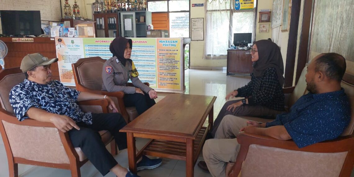 Bhabinkamtibmas Polwan Laksanakan Sambang ke Kantor Kelurahan