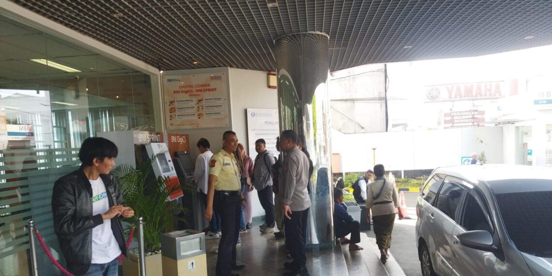 Patroli Polsek Cikole Laksanakan Giat Dialogis Dengan Satpam