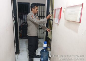 Pastikan Aman Terkendali, KSPK Polsek Sukalarang Cek dan Kontrol Tahanan