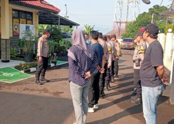 Kapolsek Citamiang Gelar Apel Pagi Sebagai Bentuk Kedisiplinan