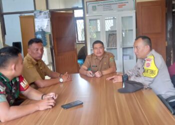 Wujudkan Harkamtibmas, Efektifkan dialogis Bhabinkamtibmas Sambangi Staf Kelurahan Jayamekar