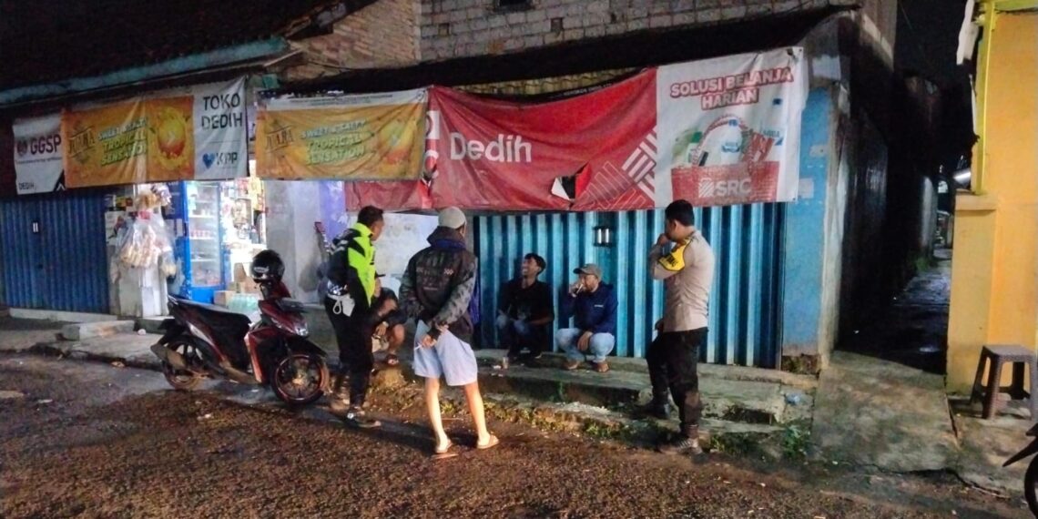 Bhabinkamtibmas Polsek Cikole Jalin Silaturahmi Dengan Warga Binaannya