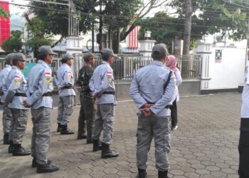 Antusias Anggota Linmas, Camat Baros Mengafresiasi Kegiatan Polsek Baros