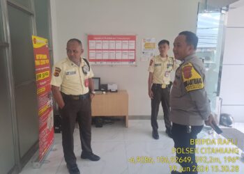 Guna Ciptakan Keamanan dan Kondusif, Kapolsek Citamiang Patroli Dialogis dan Sambangi Warga