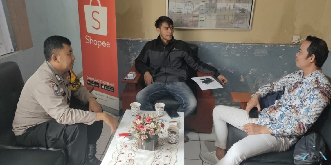 Bhabinkamtibmas Polsek Sukabumi Laksanakan Sambang ke Kantor Desa