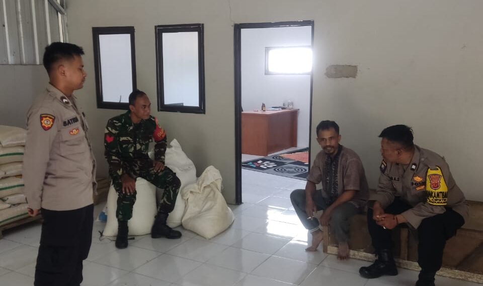 Patroli Mobile Rutin Polsek Kadudampit untuk Antisipasi Gangguan Kamtibmas