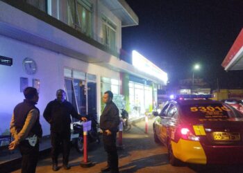 Jaga Kamtibmas, Polsek Cikole Laksanakan Patroli Malam Hari