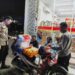 Polsek Sukalarang Patroli Toko Minimarket dan Dialogis dengan Masyarakat