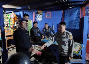 Patroli Dialogis Personil Polsek Sukalarang Sambangi Ronda Malam Antisipasi C3 Dan Gukamtibmas