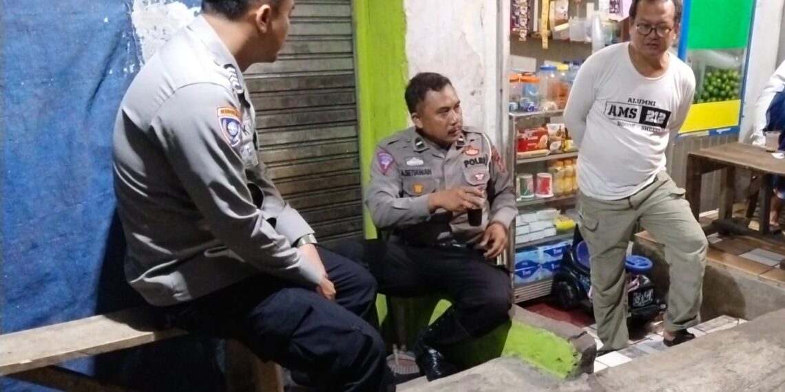 Pantai Situasi Wilayah, Bhabinkamtibmas Polsek Cikole Laksanakan Patroli Rutin