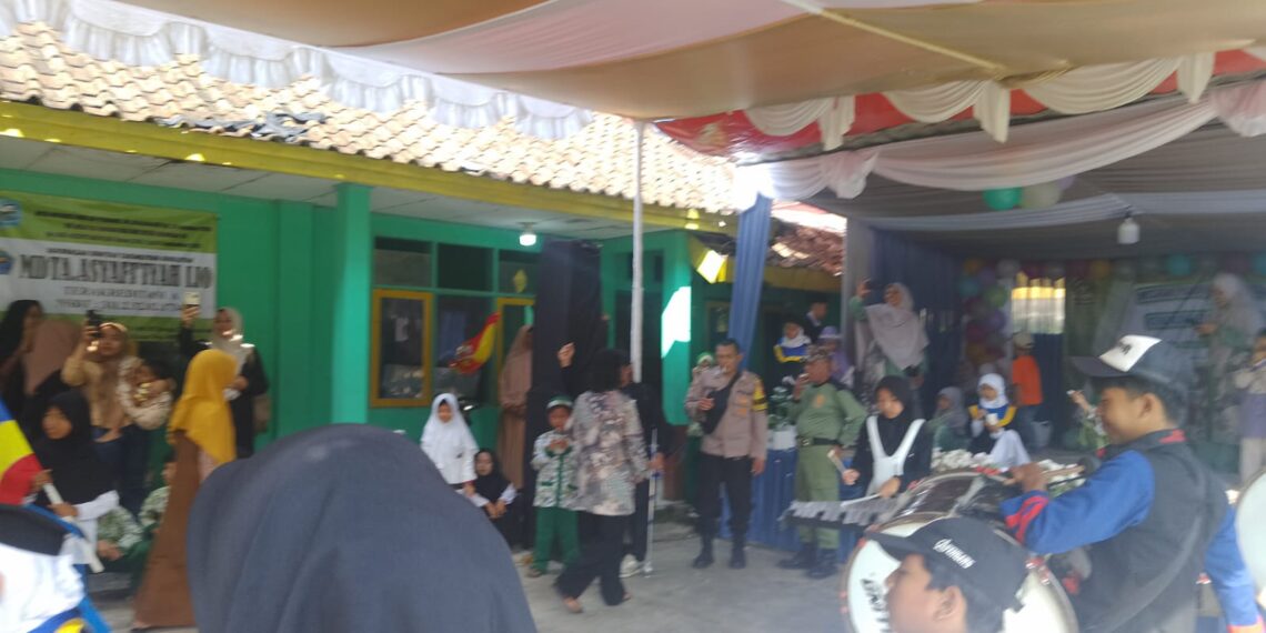 Bhabinkamtibmas Polsek Cireunghas Hadiri Serta Laksanakan Pengamanan Acara Perpisahan dan Kenaikan Kelas