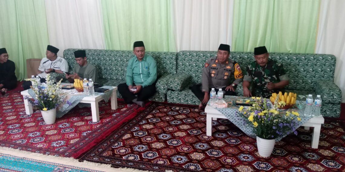 Kapolsek Cibeureum bersama Danramil Baros Sambangi Tokoh Agama Sampaikan Pesan Kamtibmas